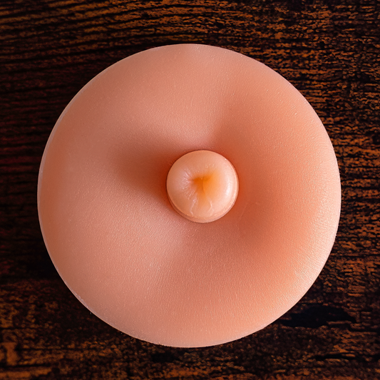 “Zoe Outie” - Realistic Belly Button Silicone Display